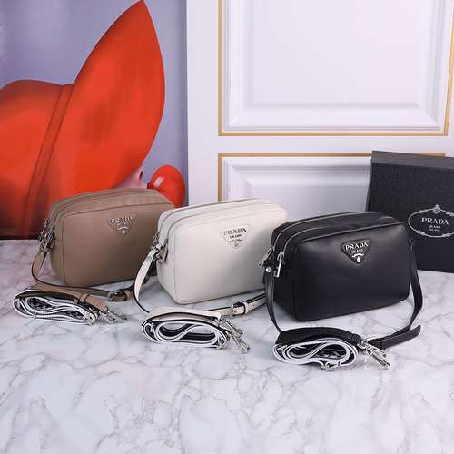 Picture of Prada Lady Handbags _SKUfw126597485fw